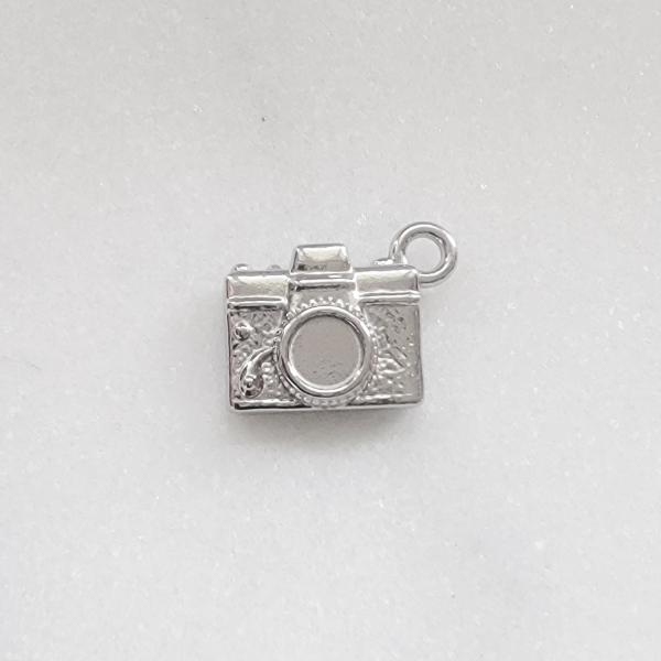 Medium Camera