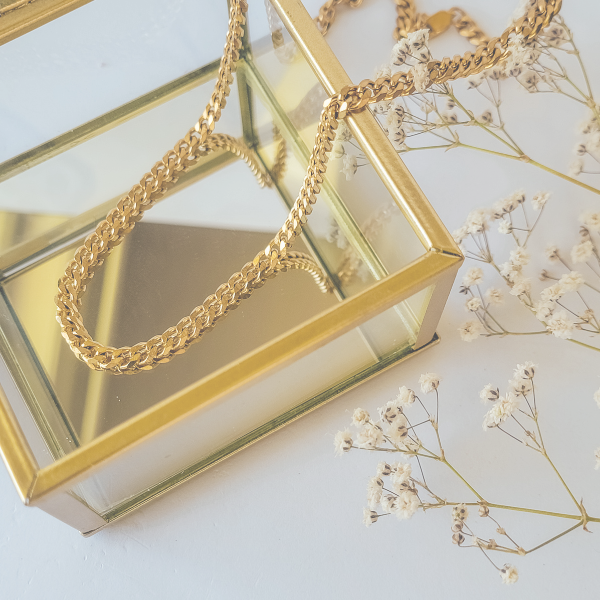 Mila Necklace
