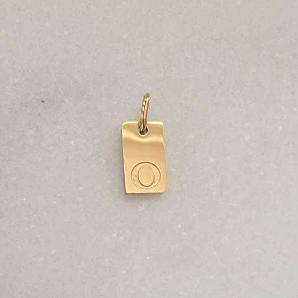 Small Tag Initial O