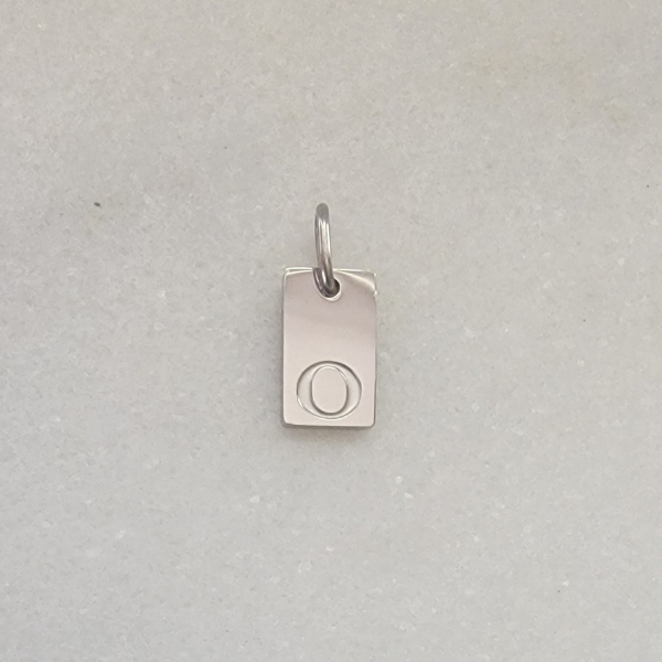 Small Tag Initial O