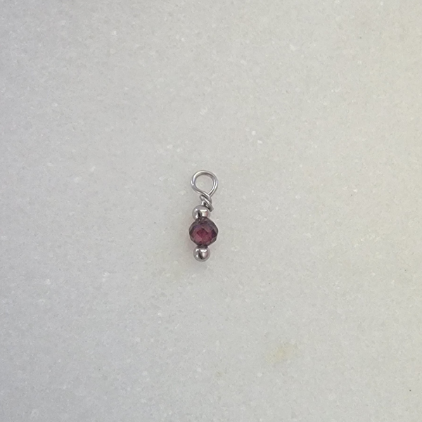 Tiny Birthstone January - Garnet