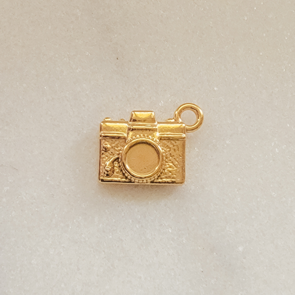 Medium Camera