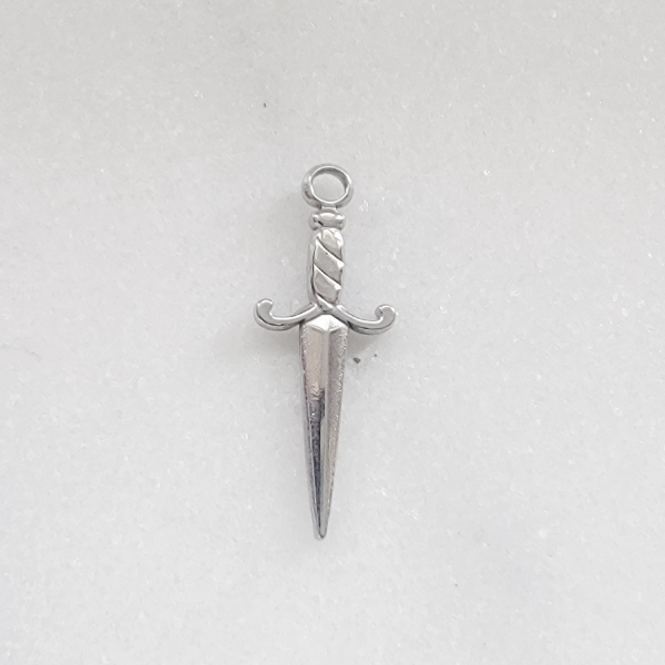 Medium Dagger