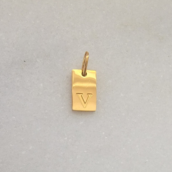 Small Tag Initial V